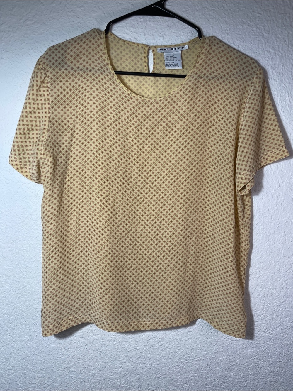 Halston Heritage Cream and Yellow Short-Sleeve Patterned Top